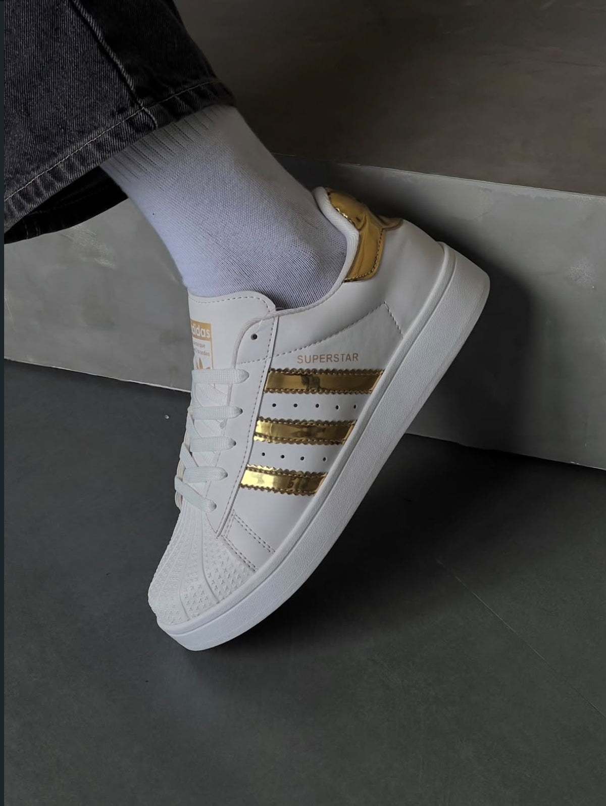 ADIDAS SUPERSTAR