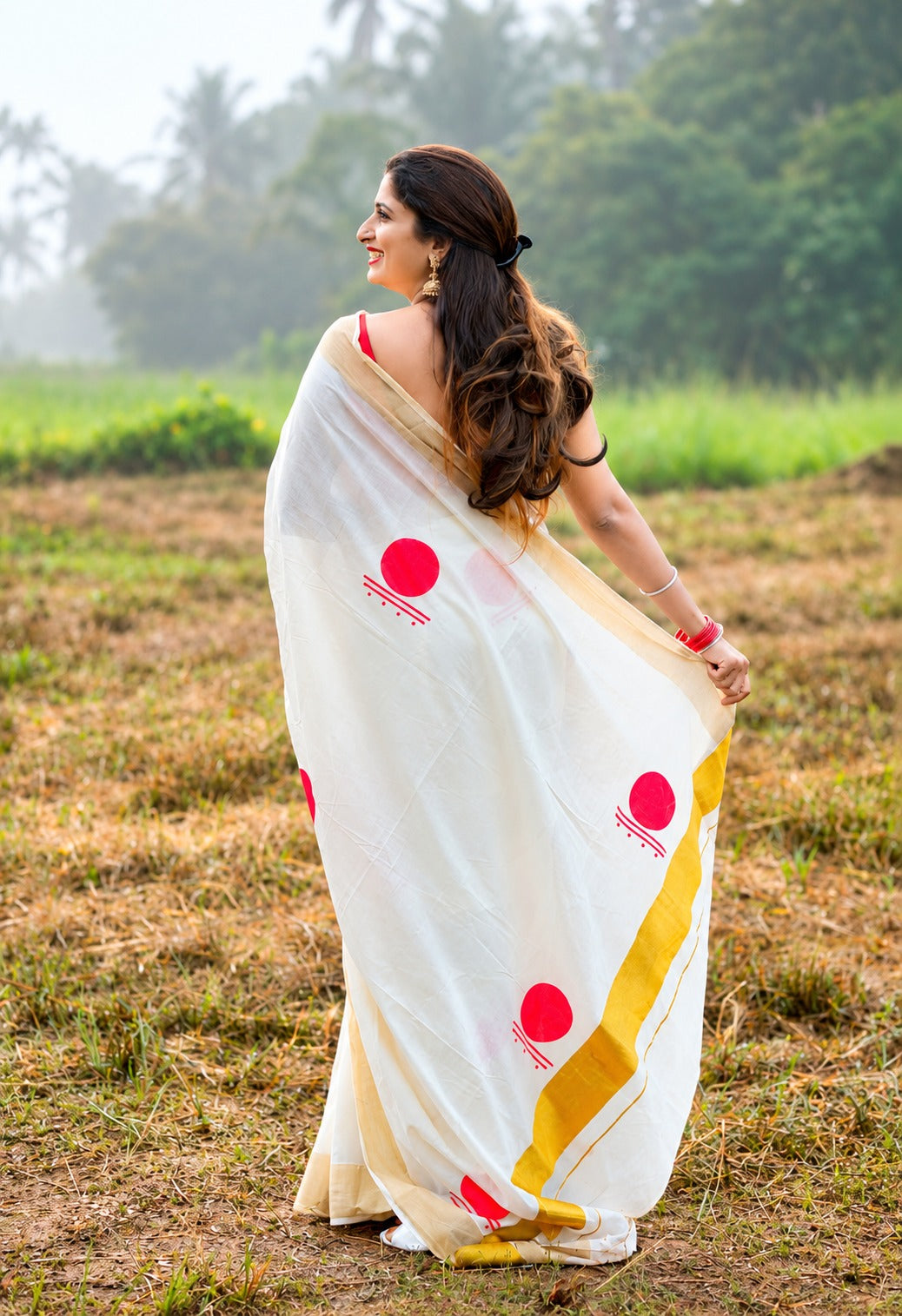 Sindhoorapottu - Red Polka print set saree