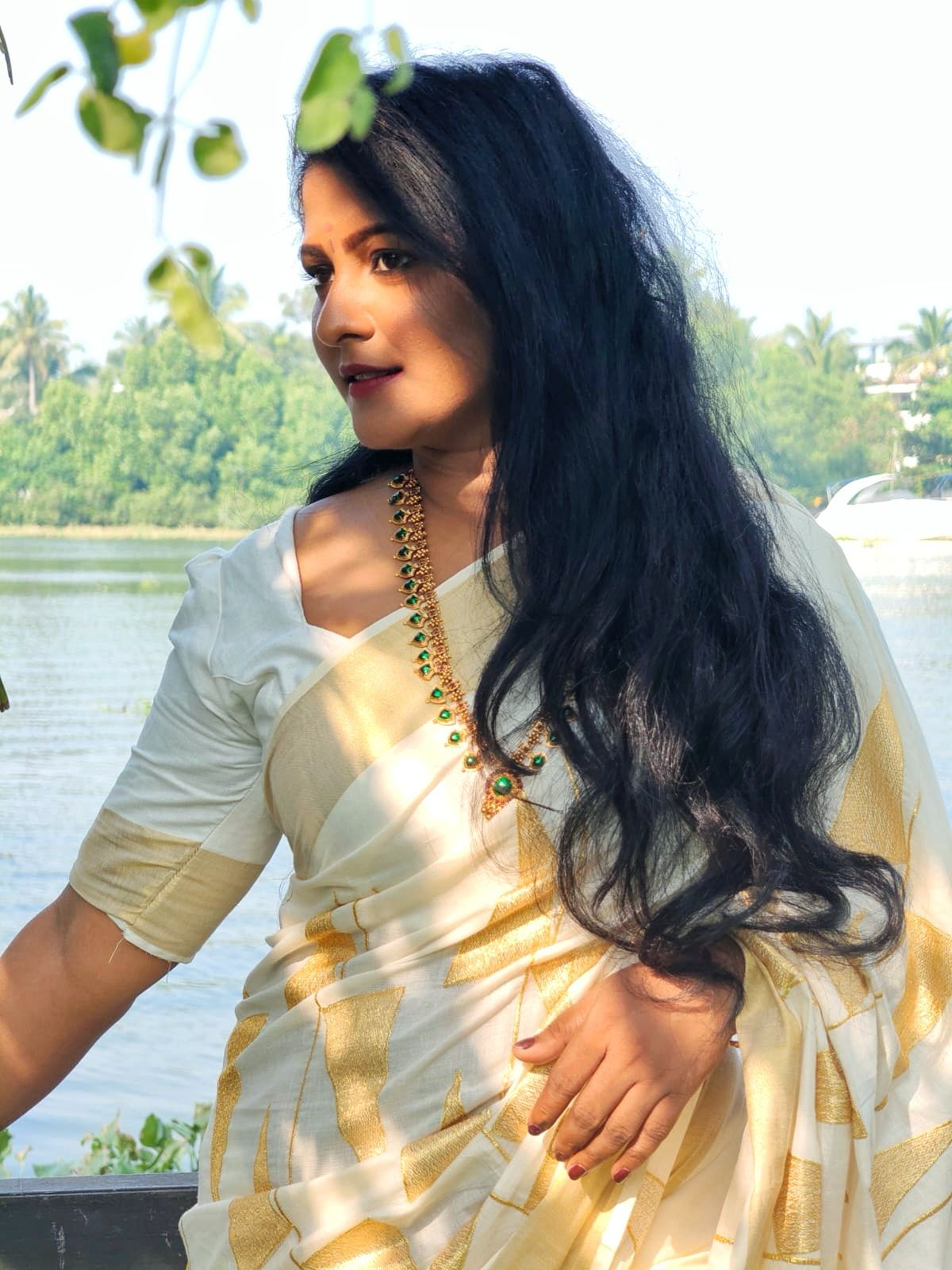 Diamond gold kasavu Embroidery cotton saree