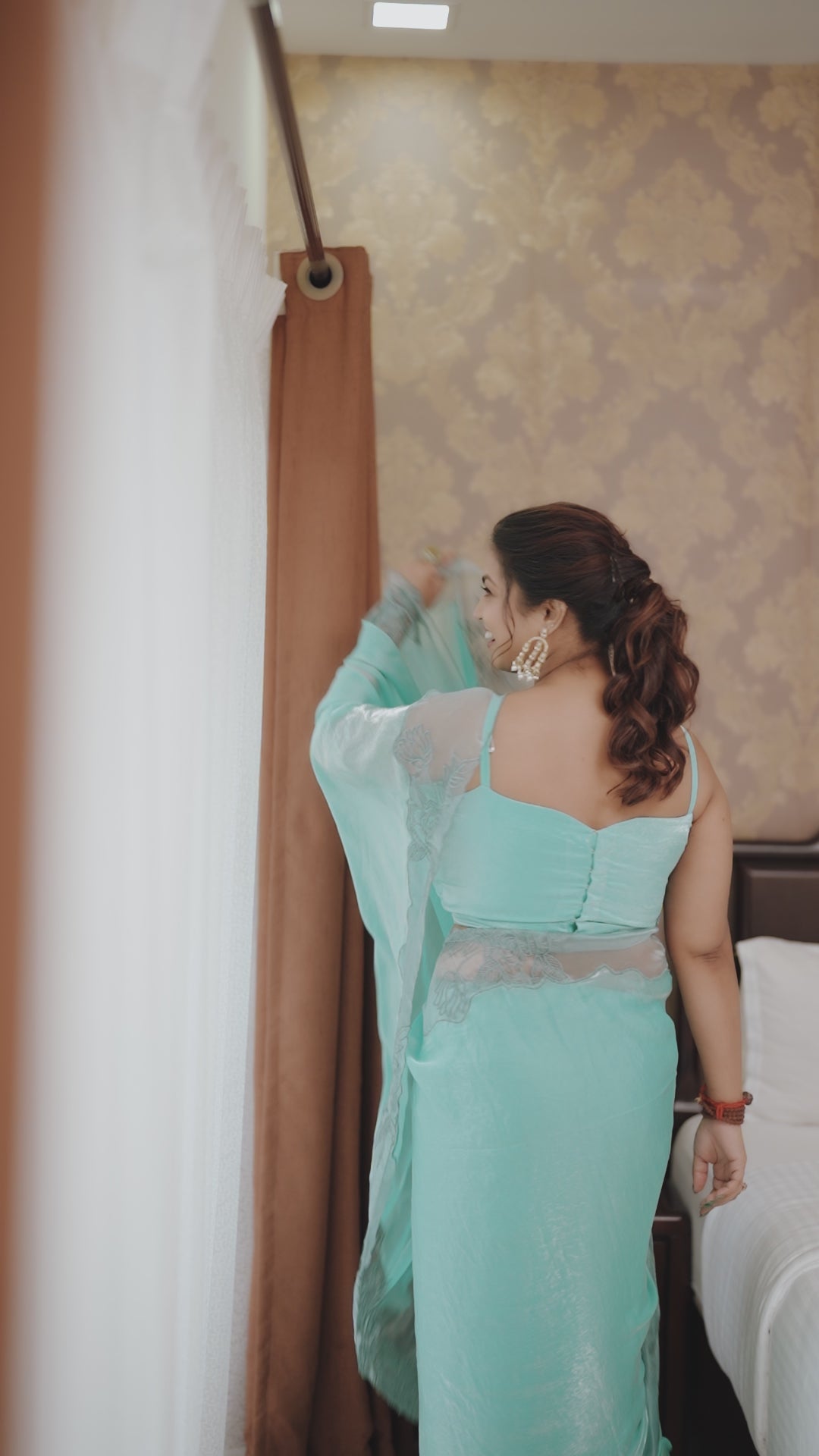 ✨ Aloura – Premium Glass Tissue Saree